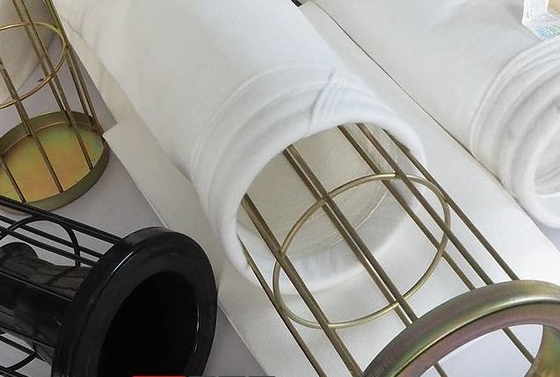 Ένδυση-αντίσταση της τσάντας φίλτρων συλλεκτών σκόνης πολυεστέρα 550GSM για την τσιμεντοβιομηχανία